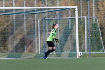 Bild 177 - F SSC Hagen Ahrensburg - SV Frisia 03 Risum-Lindholm : Ergebnis: 2:0